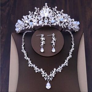 Luxury 👑Tiara sets 👰  handmade